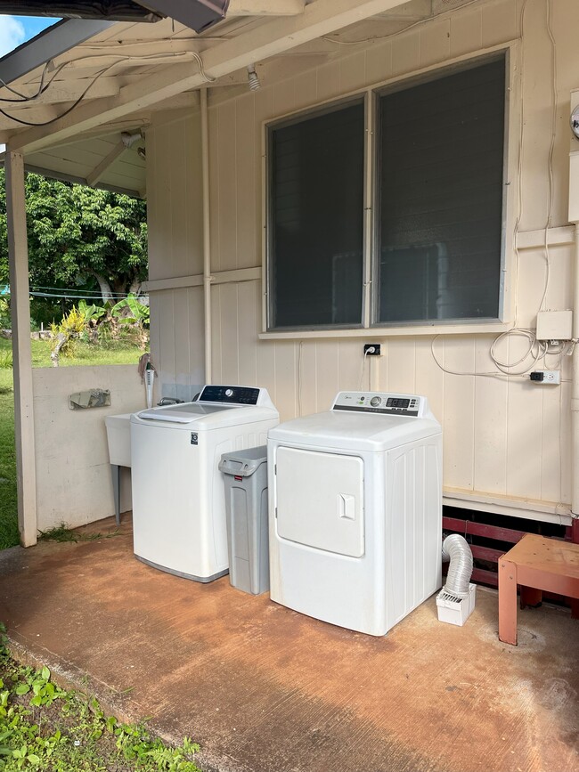 Washer/dryer unit in front - 220 Nichols St