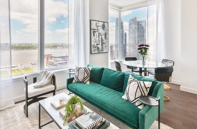 Foto del edificio - 511 W 36th St.