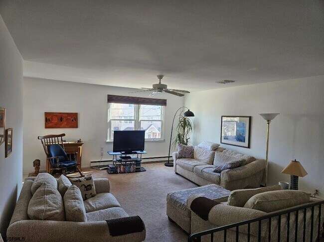 Foto del edificio - 210 N Surrey Ave