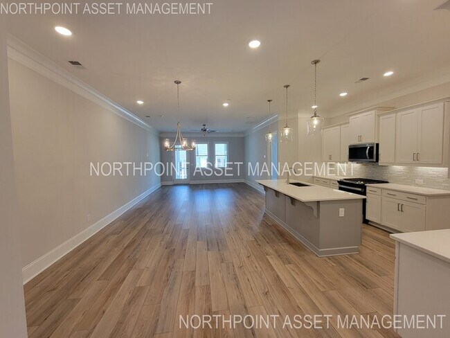 Foto del edificio - Beautiful Townhome for Lease in Kennesaw