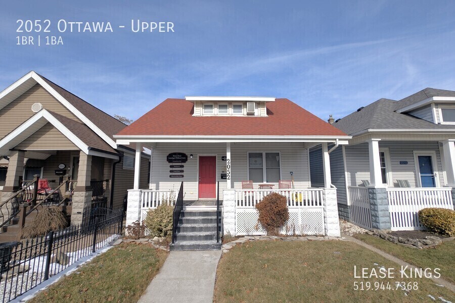 Primary Photo - 1 Bed 1 Bath Upper on Ottawa - Off Street ...