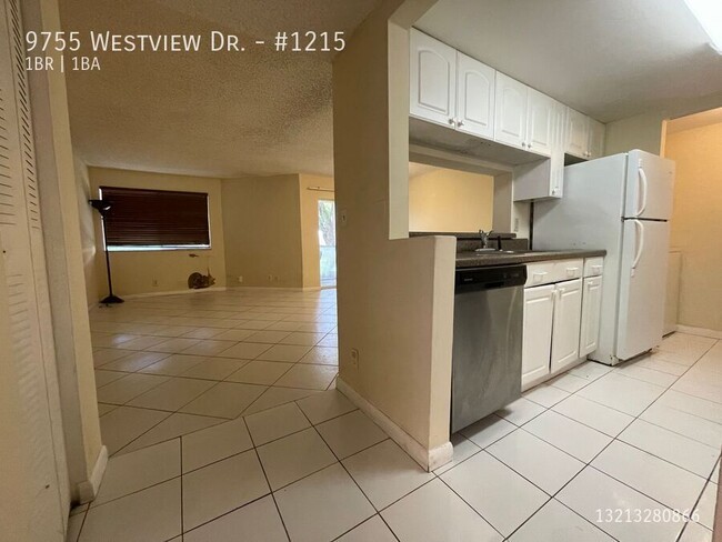 Foto del edificio - 9755 Westview Dr