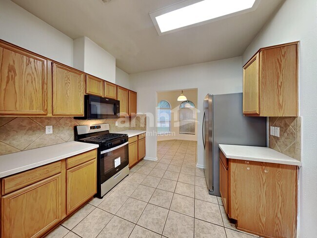 Foto del edificio - 18514 Inwood Elm Cir