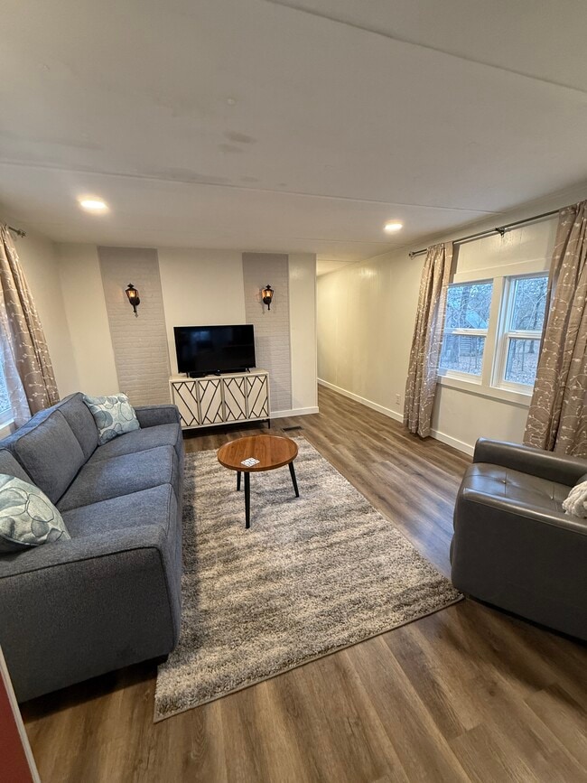 Building Photo - 7284 US-15