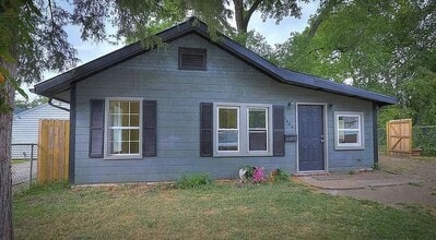 Building Photo - 1484 E Clay St