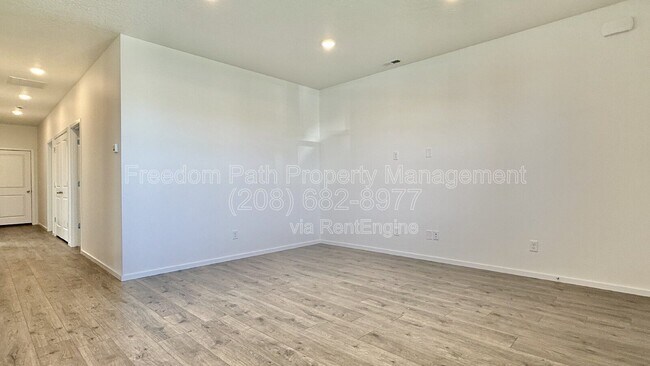 Foto del edificio - 5102 E Norma Ave