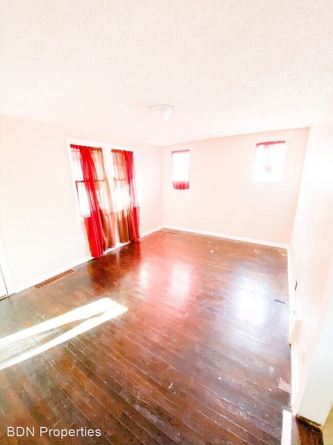 Foto del edificio - 2 br, 1 bath House - 3970 Randall St