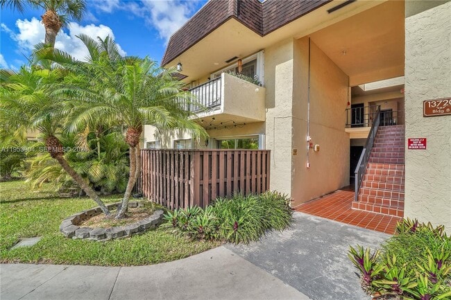 Building Photo - 13720 SW 90th Ave