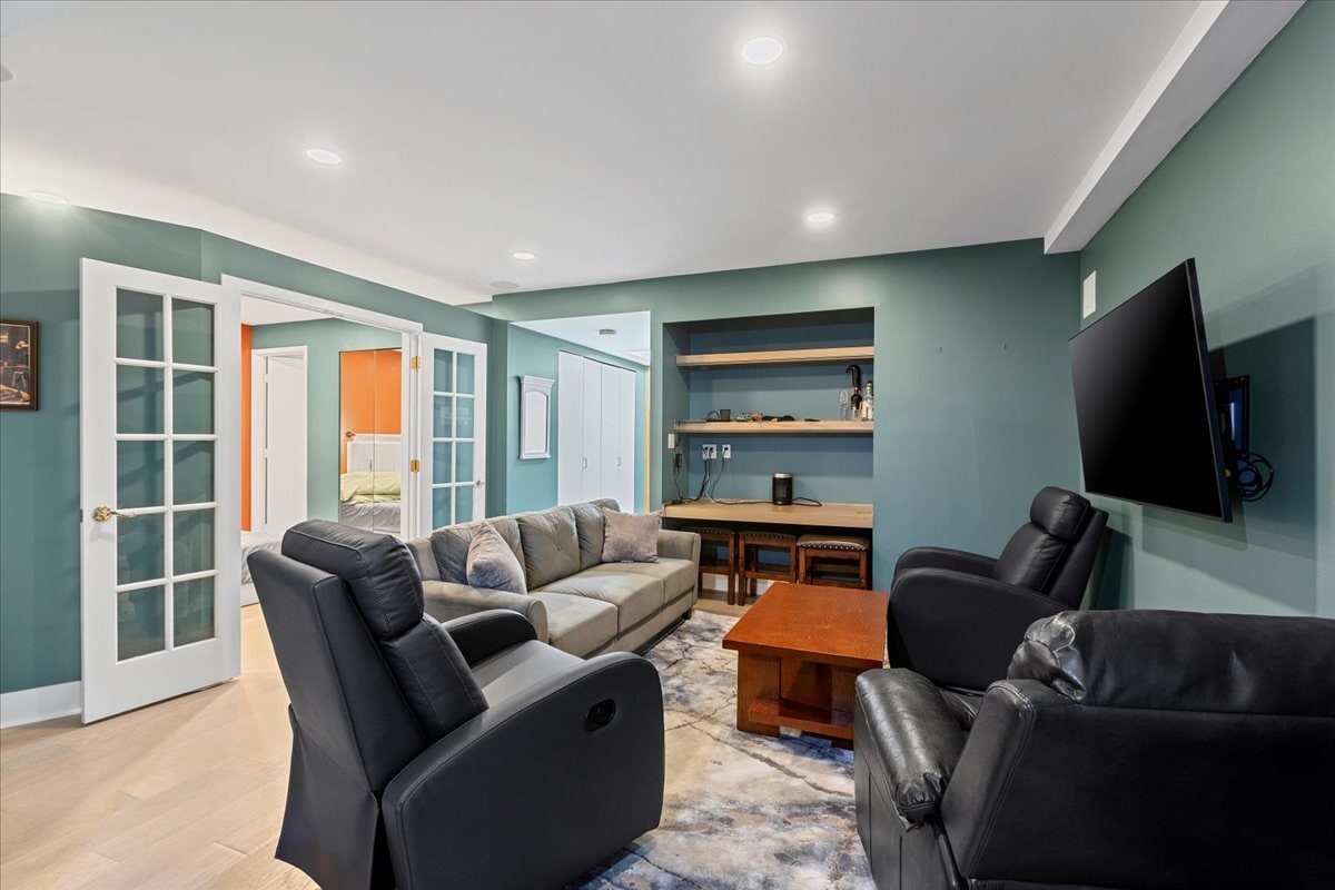 Foto principal - 40 E Delaware Pl
