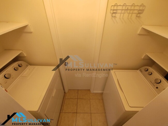 Building Photo - 1321 Valley Run