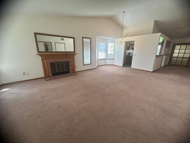 Photo - 3094 Bangor Ave N House