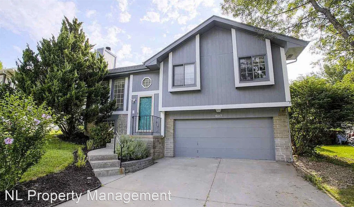 3 br, 2 bath House 8217 S 152nd St House Rental in Omaha, NE