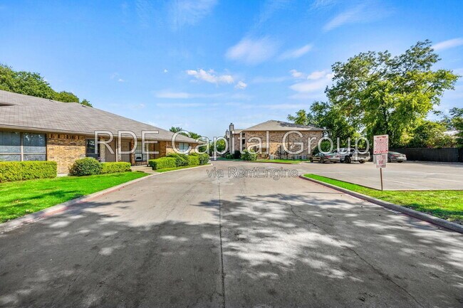 Foto del edificio - 1939 Cranford Dr