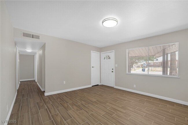 Building Photo - 416 Rossmoyne Ave
