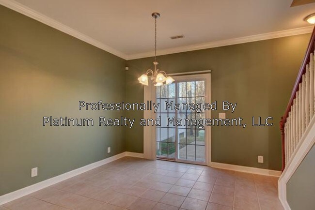 Building Photo - 217 Hillcrest Dr