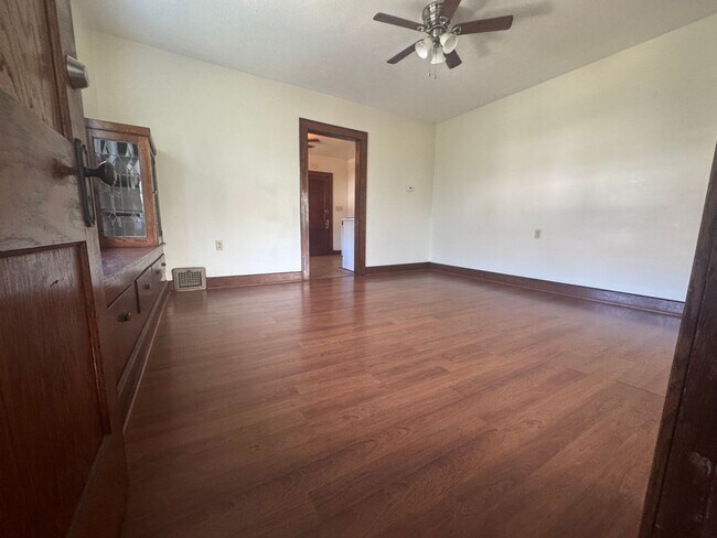 Foto del edificio - 4347-4347 W 49th St