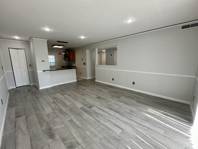 Foto del edificio - 303 N Caroline Pl