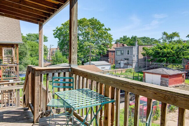 Building Photo - 7353 S Kenwood Ave
