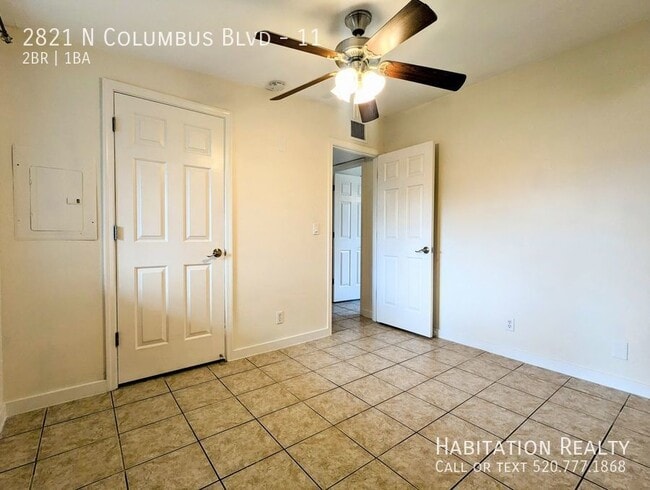Building Photo - Renovated 2bd/1ba w/ Enclosed Yard and Poo...