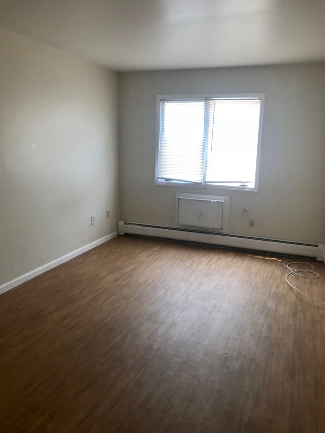 42 Dean Pl Unit A108 Bridgeport Ct 06610 Apartment For Rent In Building Photo 42 Dean Pl
