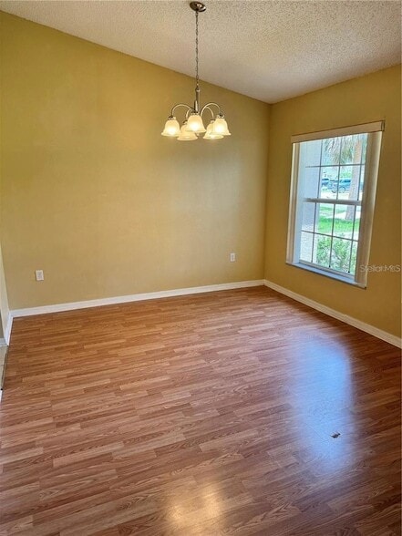Foto del edificio - 15 Prattwood Ln