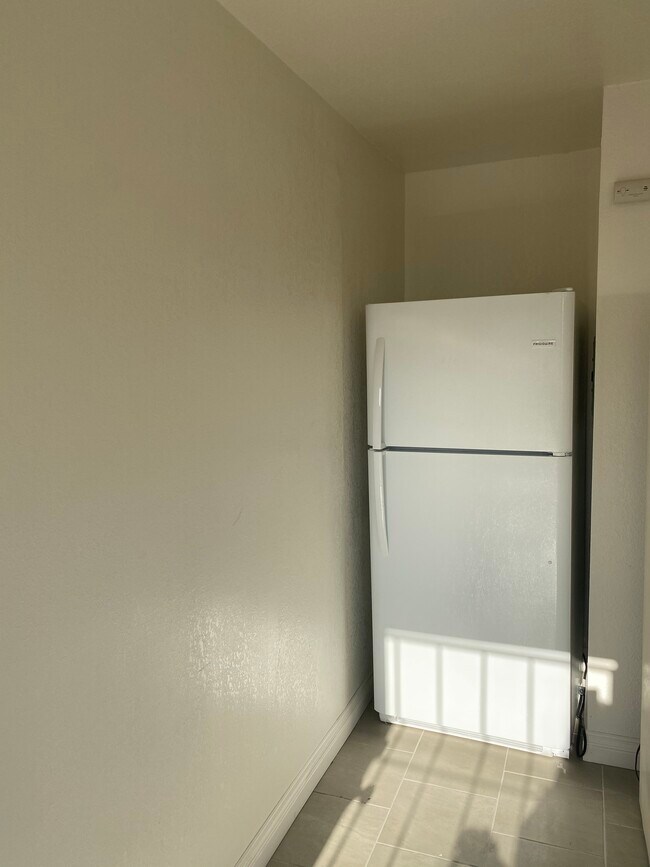 NEW refrigerator with ice maker - 4400 Tourmaline St