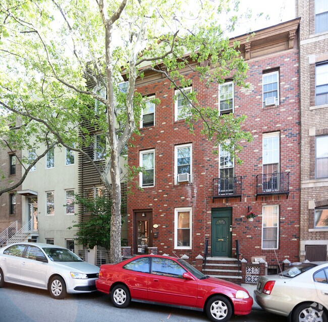 Building Photo - 325-327 Union St