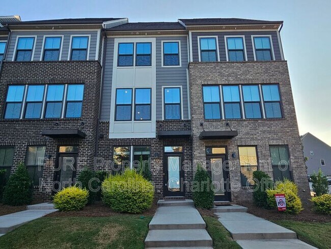 Foto del edificio - 608 Uwharrie River Rd