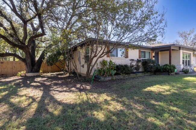 Foto del edificio - 4 Bedroom Home in Downtown Historic District