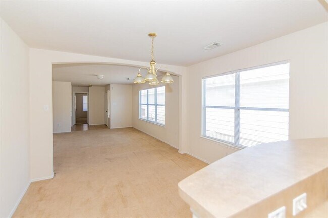 Foto del edificio - 814 Bandon Ln