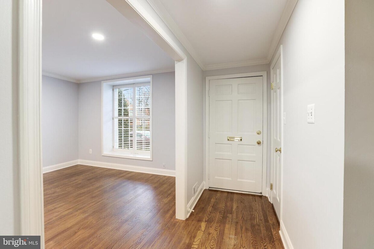 6821 Melrose Dr, McLean, VA 22101 Townhome Rentals in McLean VA