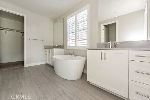 Building Photo - 201 Evaroad