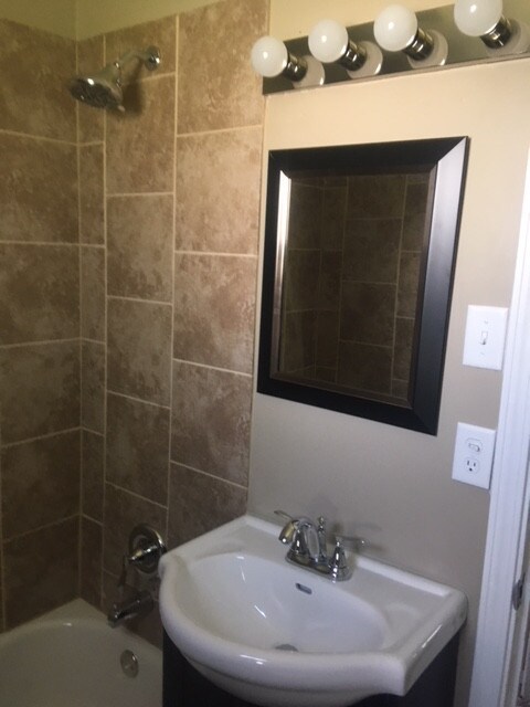 Foto del edificio - 3815 N 63rd St