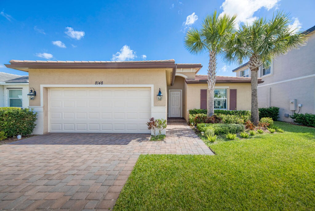 Primary Photo - 8148 NW Greenbank Cir