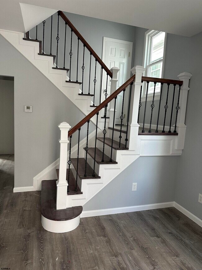 Foto del edificio - 12 S Jackson Ave