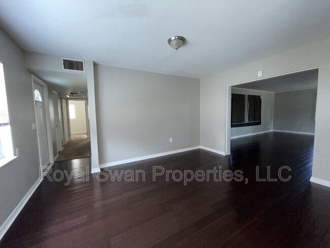 Building Photo - 1644 Tangerine St