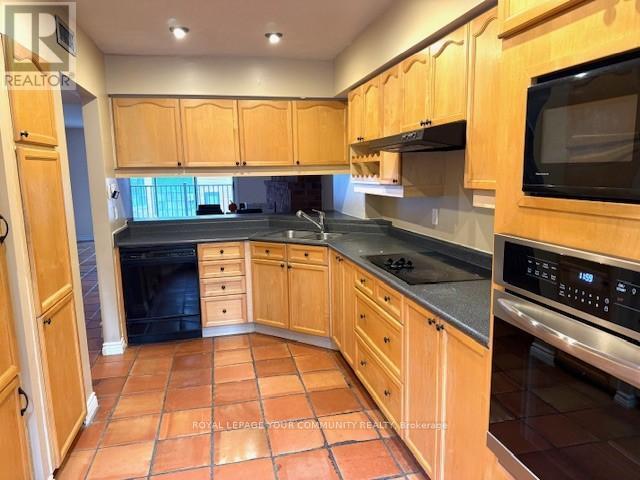 Photo du bâtiment - 32 Irwin Ave