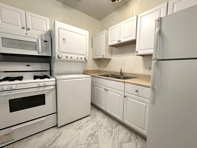 Foto del edificio - 3807 Seventh Avenue