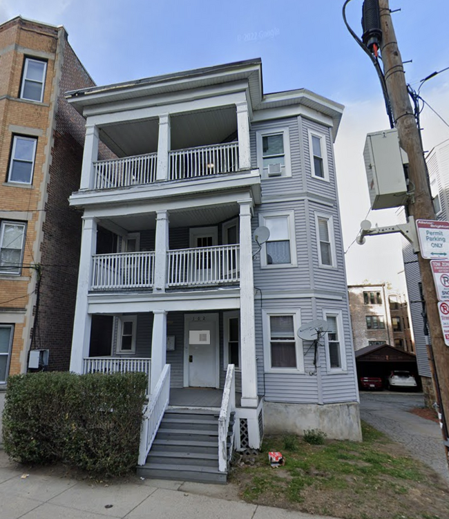 Building Photo - 162 Kelton St