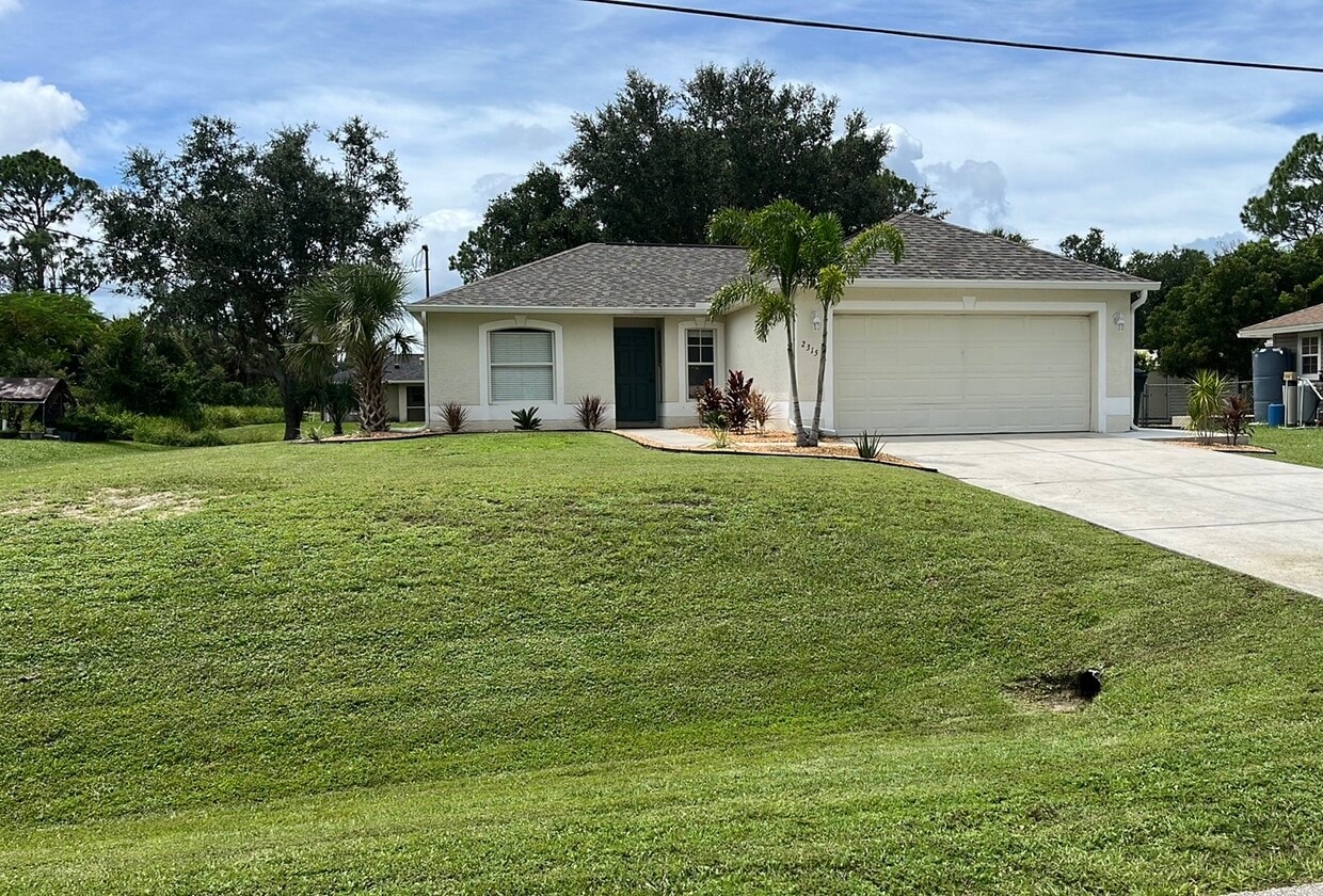 Primary Photo - 2315 Snowflake Ln