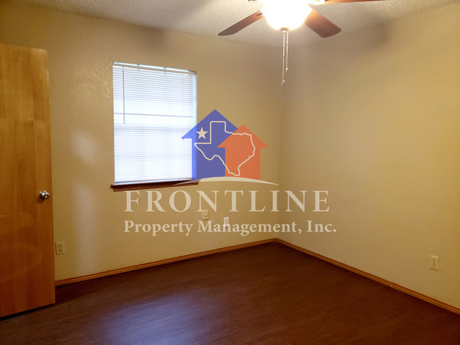 Building Photo - 413 Asbury Dr