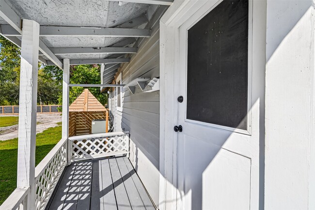 Foto del edificio - 9629 Sunnywood Dr