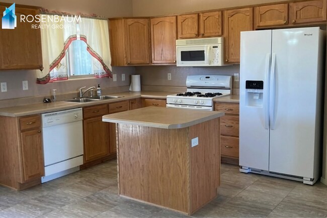 Building Photo - 8049 E Jacque Dr
