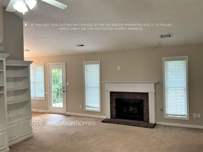 Building Photo - 165 Landing Dr