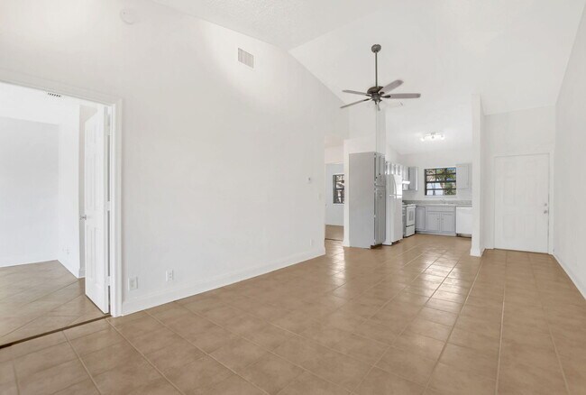 Foto del edificio - 321 Norwood Terrace