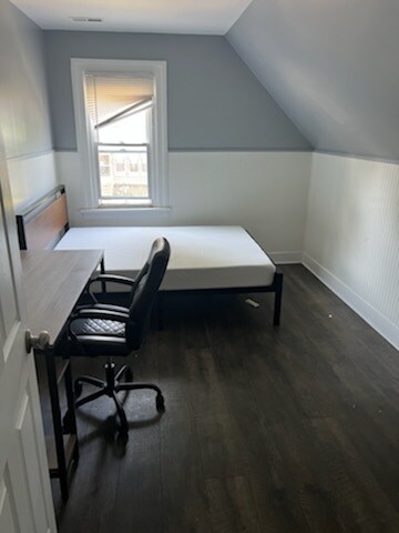 Building Photo - 151 Heath St