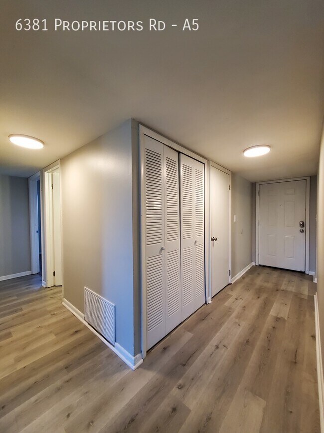 Building Photo - 3 Bedroom 2 Bath Apartment in Worthington