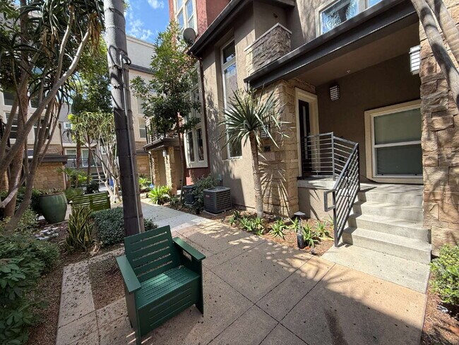Foto del edificio - Modern Comfort Awaits: Spacious 3-Bed, 3.5...