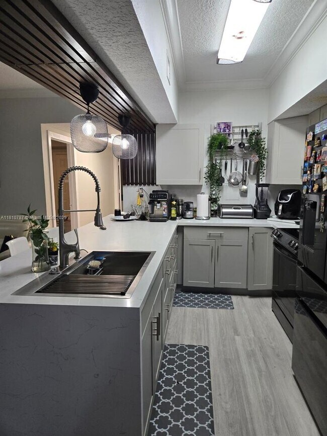 Foto del edificio - 215 SW 117th Terrace