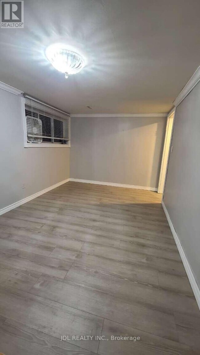 Building Photo - 75 Mintwood Dr